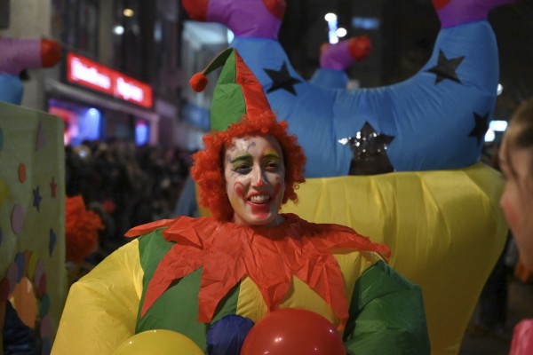El Grau disfruta con el gran desfile del Carnestoltes (Fotos: Carlos Pascual)