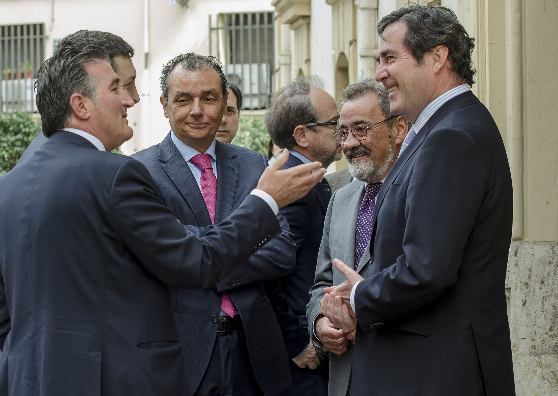 Salvador Navarro, José Vicente González y Antonio Garamendi. - 