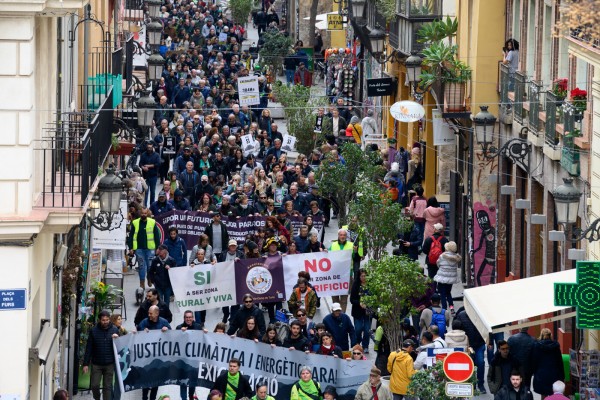  Manifestación en València contra las macroplantas de energías renovables (Fotos: Kike Taberner)