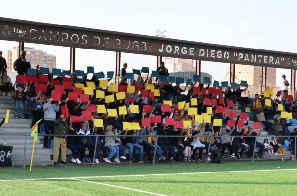 Les Abelles homenajea a los afectados de la Dana en su vuelta a los campos