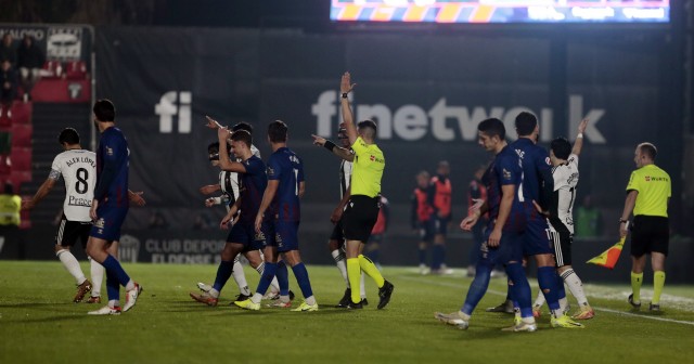 Reparto de puntos y de sobresaltos de la mano del videoarbitraje