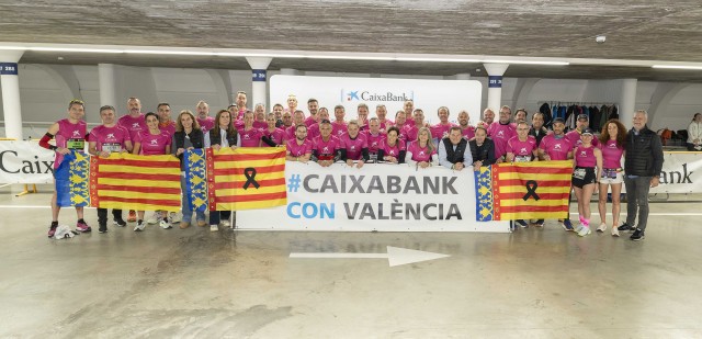 Caixabank 'salta' al asfalto en el Maratón Valencia