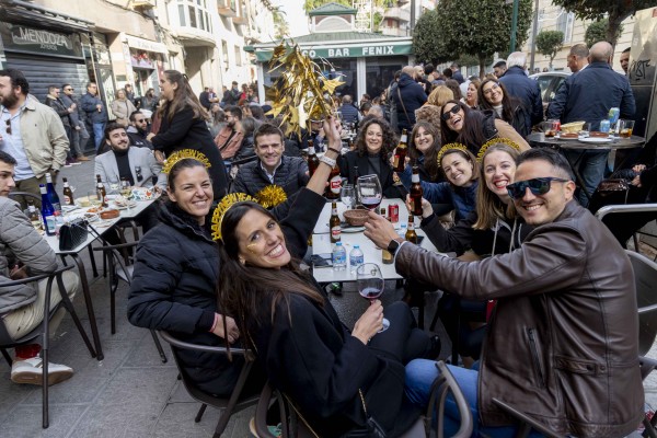 Apurando el 2023: el 'tardeo' llena de bullicio las calles de Murcia y Cartagena (Fotos: LA ROCA/CPM Imagen)