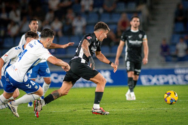 'Nico' Fernández y Febas se perderán el partido ante el Cádiz por sanción
