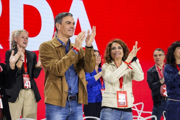 Pedro Sánchez incorpora una veintena de cambios en una Ejecutiva ampliada
