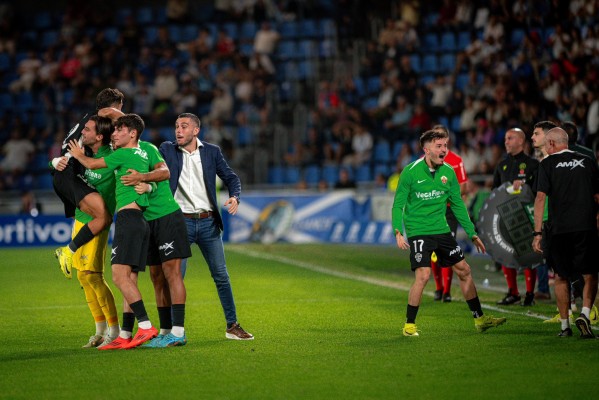 Sory Kaba rescata al Elche de la fiesta de las amarillas organizada por Palencia Caballero