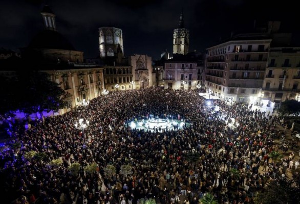 Una marea humana toma València para exigir la dimisión de Mazón por la gestión de la Dana