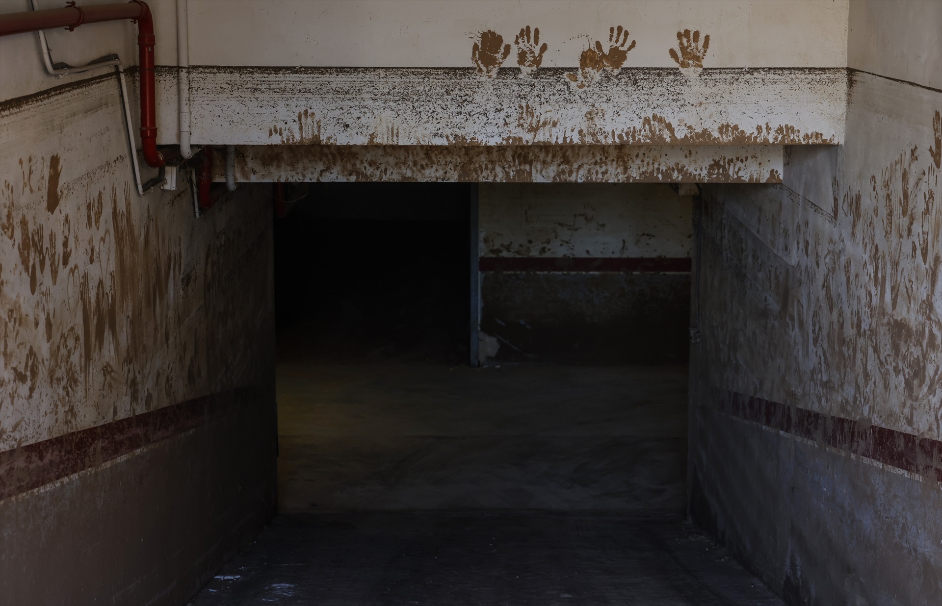 La Generalitat refuerza la extracción de lodos en garajes y hoy se trabajará en 66