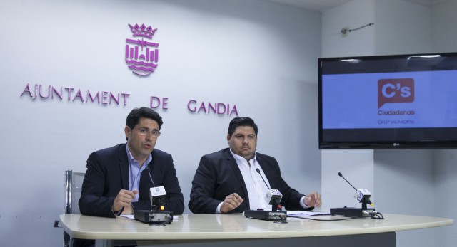Ciudadanos de Gandia cesará a los asesores críticos con Ciro Palmer