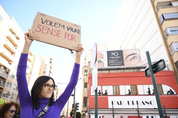 25N: Manifestación contra la violencia de género en Castelló (Fotos: Carlos Pascual)