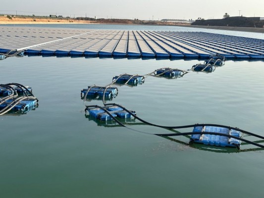 La Comunidad de Regantes del Campo de Cartagena estrena una planta solar flotante para reducir los costes del bombeo del agua