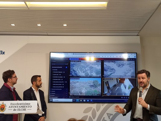 Elche instala tres cámaras para monitorizar el barranco de San Antón y activa un sistema de alertas