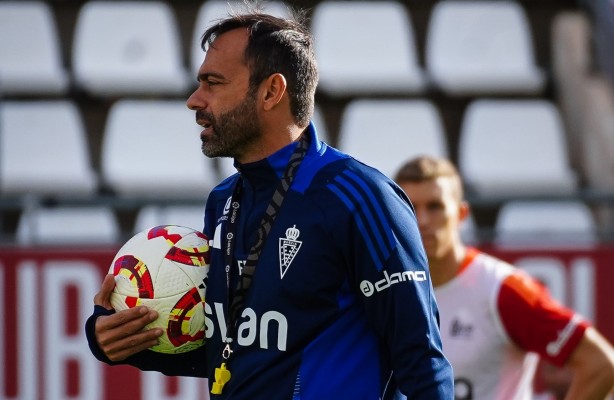 El Real Murcia visita Ibiza en busca del triunfo que lleva un mes sin lograr en la Primera RFEF