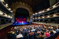 El IVC frena los Premios de Artes Escénicas Valencianas
