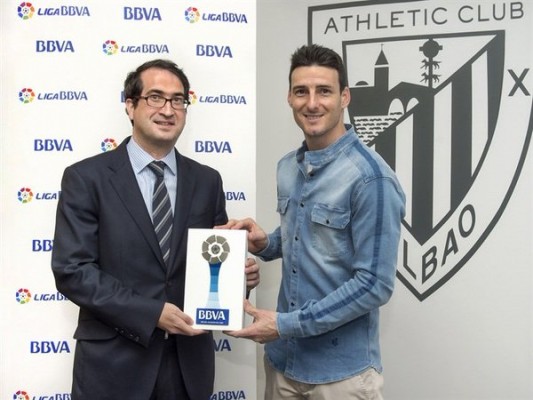 Aduriz y Setién, mejor jugador y técnico del mes de marzo