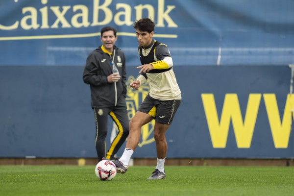 Ramón Terrats, con un lesión muscular, se une a la lista de bajas del Villarreal
