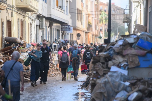 Aldaia alza la voz: más de 500 firmas para exigir ayudas y soluciones tras la Dana
