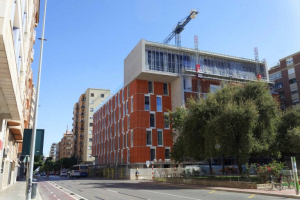 La Generalitat recepciona por fin el edificio de Borrull y ahora valora... ¡cómo repartir los espacios!