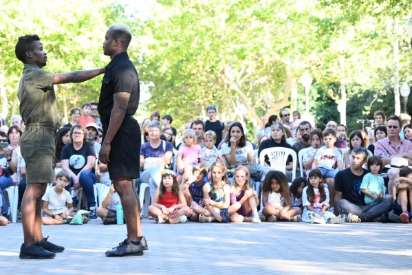 Espectáculo y mucha animación en el festival 'Regreso a la ciudad' de Castelló (Fotos: Carlos Pascual)