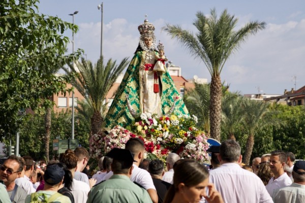 Miles de personas despiden a la Morenica (Fotos: OMEGA)