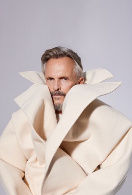 Miguel Bosé arranca su vuelta a los escenarios en España con un concierto en Murcia el 28 de junio