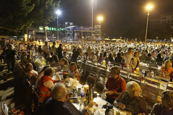 Macrosopar de pa i porta per les festes de la Mare de Déu de Gràcia (Fotos: Antonio Pradas)