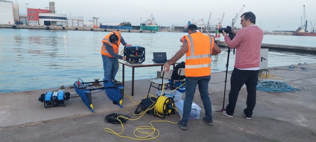L'UJI prova ja en aigües de PortCastelló el seu primer robot submarí