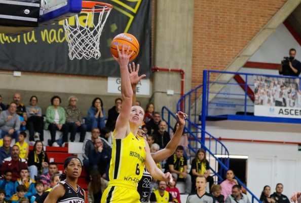 El Hozono Jairis firma su pleno de triunfos europeo con un 74-57 ante  el Angers y será cabeza de serie 