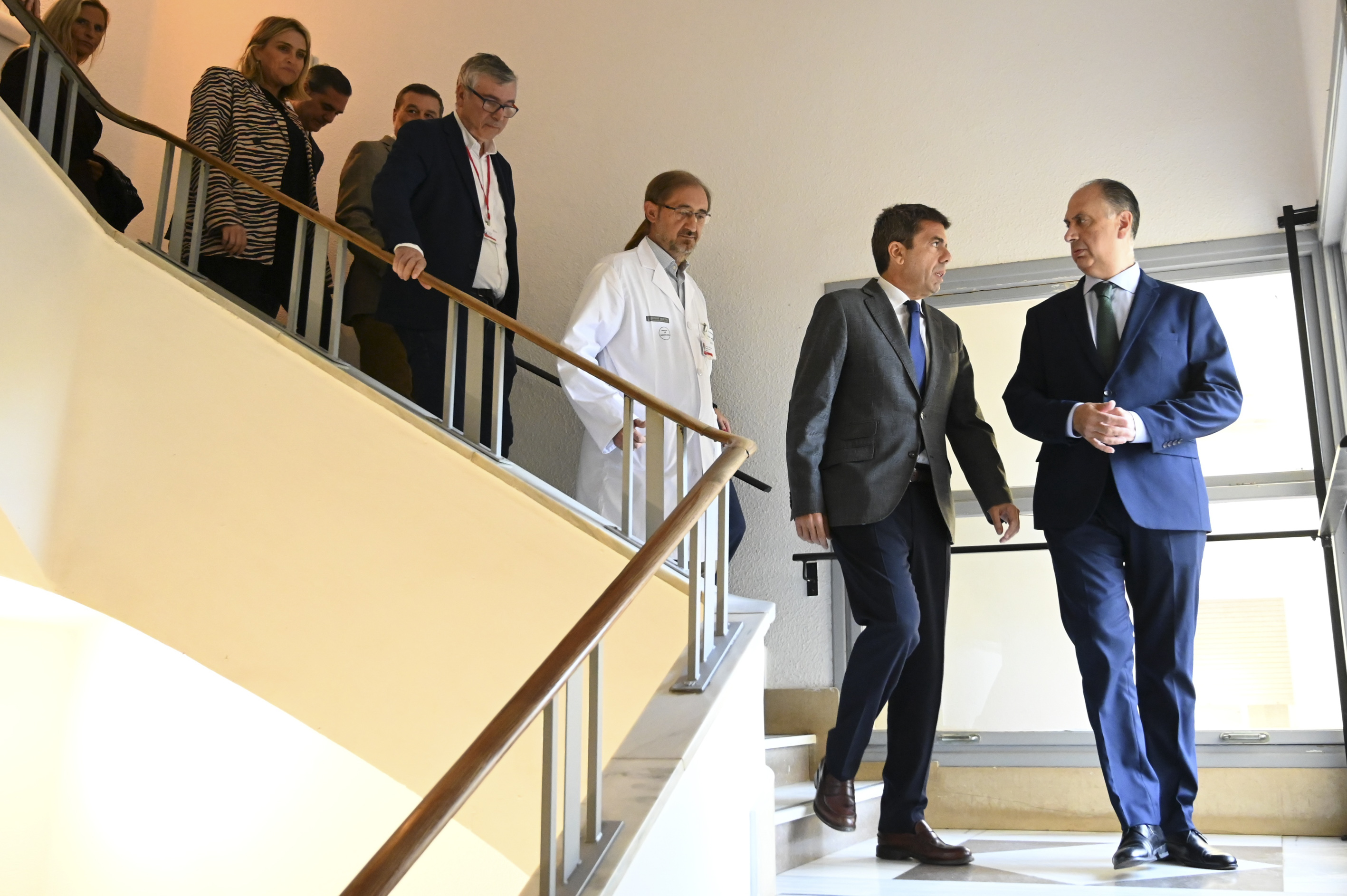 Mazón reitera que no se suben los sueldos en el Consell y pide no 