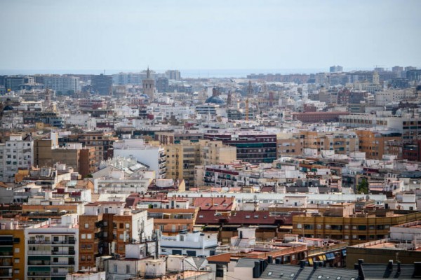 València recibe una propuesta de derecho de superficie para 221 viviendas de protección de alquiler asequible