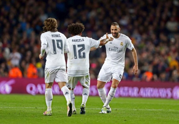 El Real Madrid se lleva el clásico y se agarra a la lucha por la liga