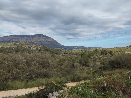 Una empresa de València proyecta una fotovoltaica en Xàbia con capacidad de almacenamiento