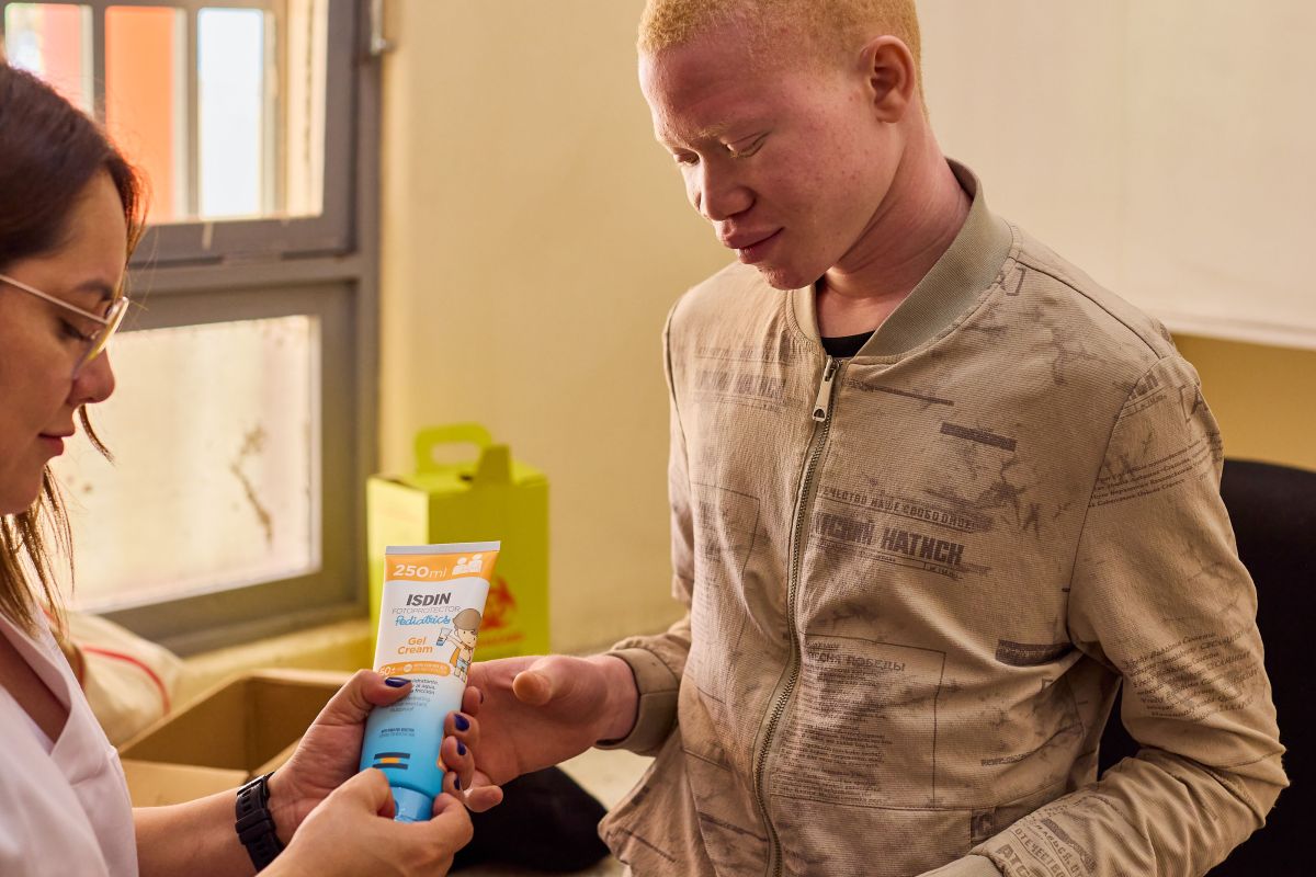 La última expedición de ISDIN y Africa Directo a Mozambique atiende a más de 1.000 personas con albinismo en tan sólo 10 días
