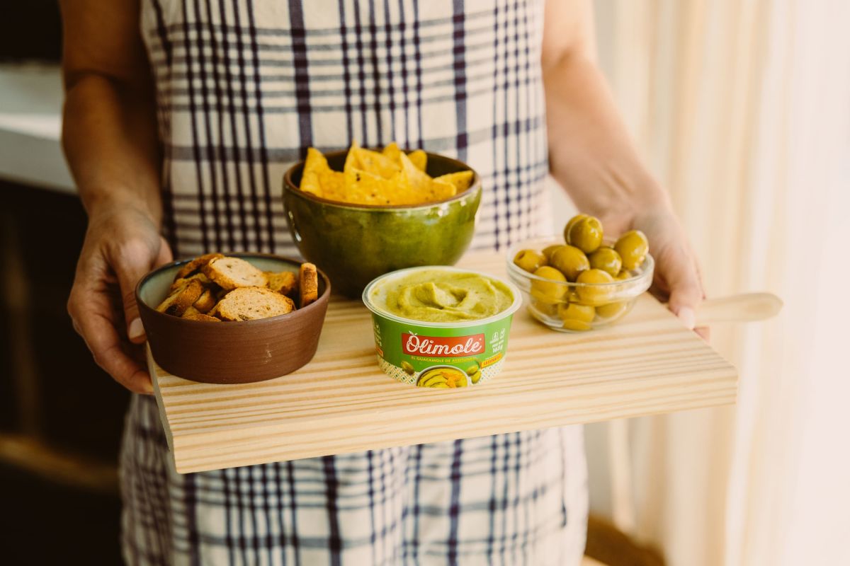 La Española lanza Olimole, el primer guacamole hecho con aceitunas

