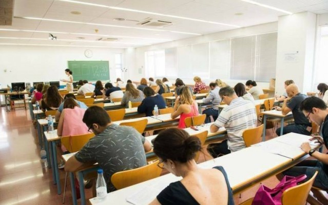 La nueva oferta pública de empleo de Educación contará con 128 plazas adicionales en la Región