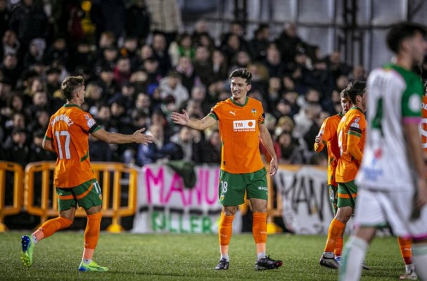 El Valencia CF elimina al Parla Escuela con lo mínimo
