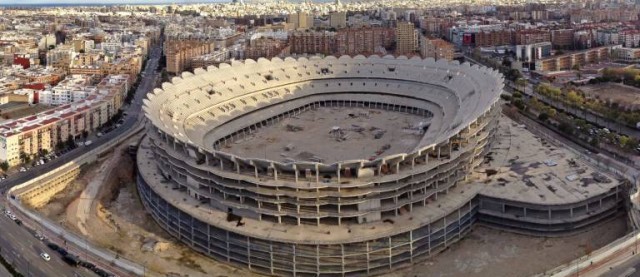 Ingenieros y arquitectos ven deficiente el plan del nuevo campo y piden reformar Mestalla
