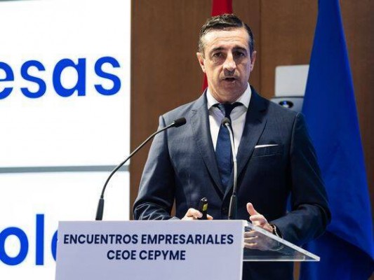 El presidenciable Juanma Morales promete a los asambleístas un 