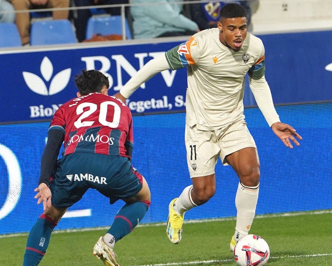 Douglas Aurelio, recuperado para la causa