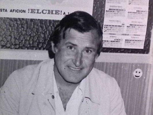 Luto en el fútbol valenciano por la muerte de Carrió, que se inició como entrenador en el Vinaròs