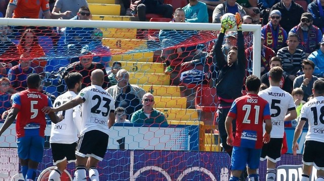 El Valencia, a un partido de su peor racha histórica sin dejar portería a cero