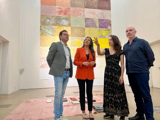 Cultura publica el catálogo de la retrospectiva de media carrera de la artista Rosell Meseguer en la Sala Verónicas

