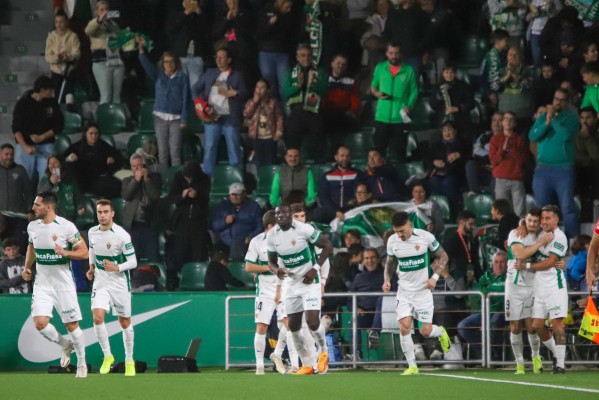 El Elche vuelve a marcar cuatro goles un año y medio después
