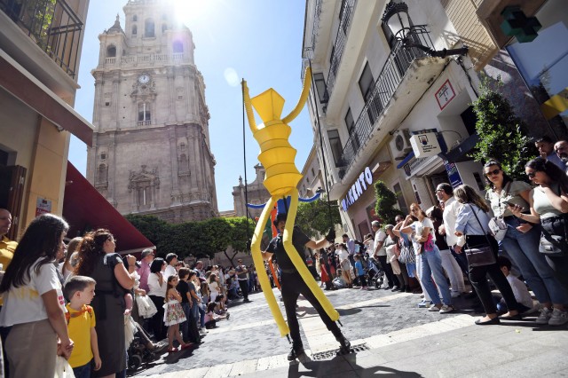Las sillas para el tradicional desfile del Entierro de la Sardina estarán a la venta el 19 de marzo