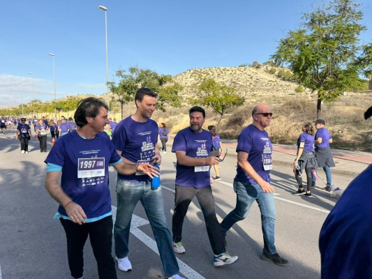 2.400 alicantinos corren contra el cáncer de páncreas en la carrera solidaria por la investigación