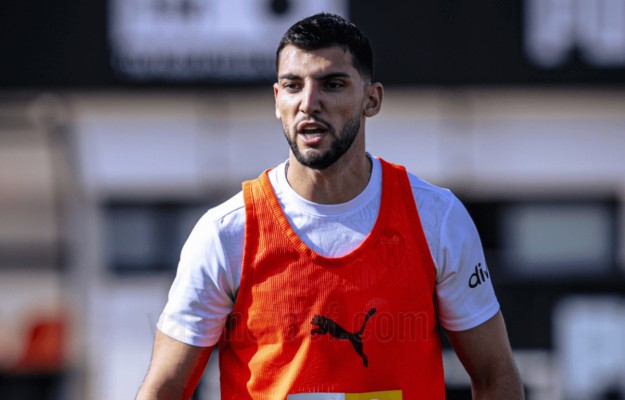 Rafa Mir vuelve al grupo, que prepara ya la visita al Parla