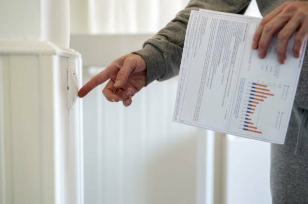 El precio de la luz se desploma este domingo y marca su nivel más bajo desde junio