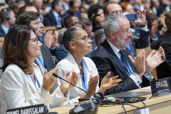 La COP29 logra un acuerdo con 290.000 millones al año en financiación climática a países en desarrollo