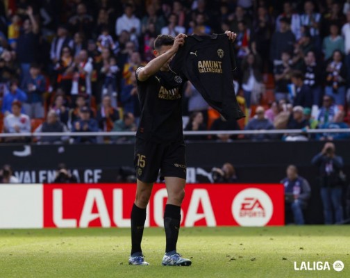 Tárrega, del lloro por su pueblo a la pasión por el primer gol del Valencia tras la dana
