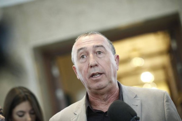 Baldoví pide la dimisión de Rovira tras admitir el TC el recurso contra la Ley Educativa